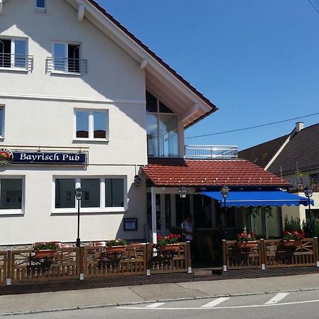 Apartments Zum Bayrisch Pub Weißenhorn المظهر الخارجي الصورة