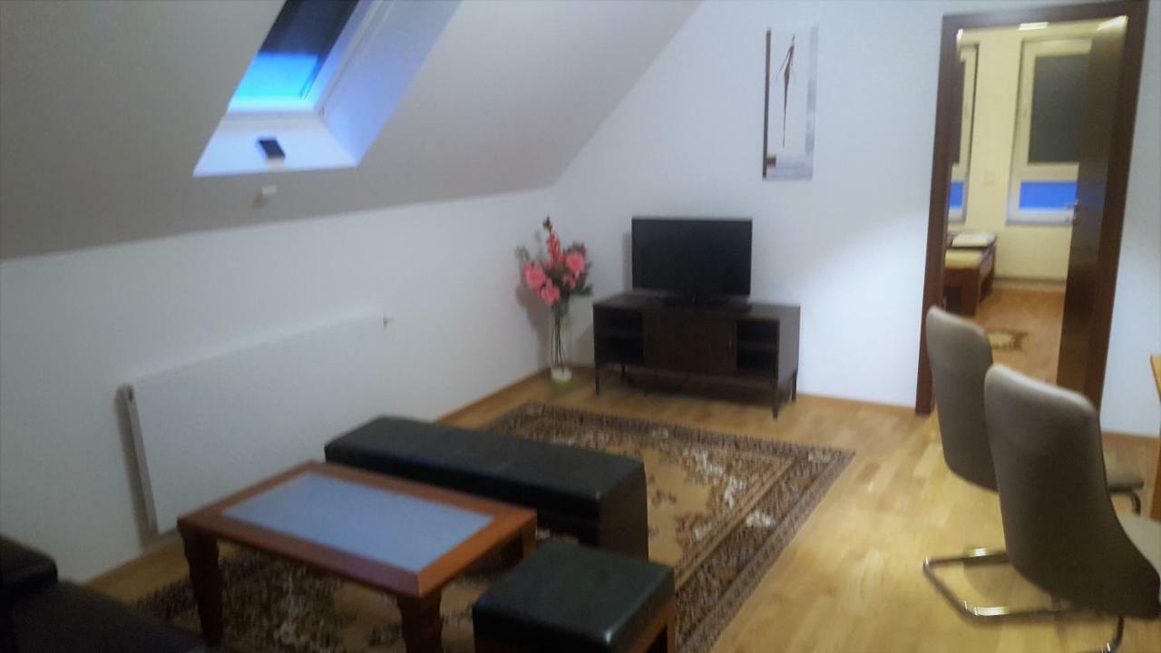 Apartments Zum Bayrisch Pub Weißenhorn المظهر الخارجي الصورة