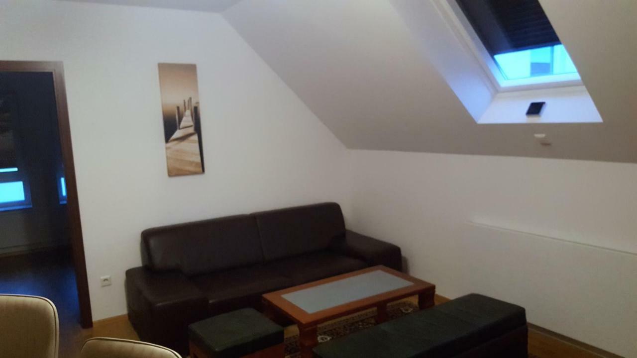 Apartments Zum Bayrisch Pub Weißenhorn المظهر الخارجي الصورة